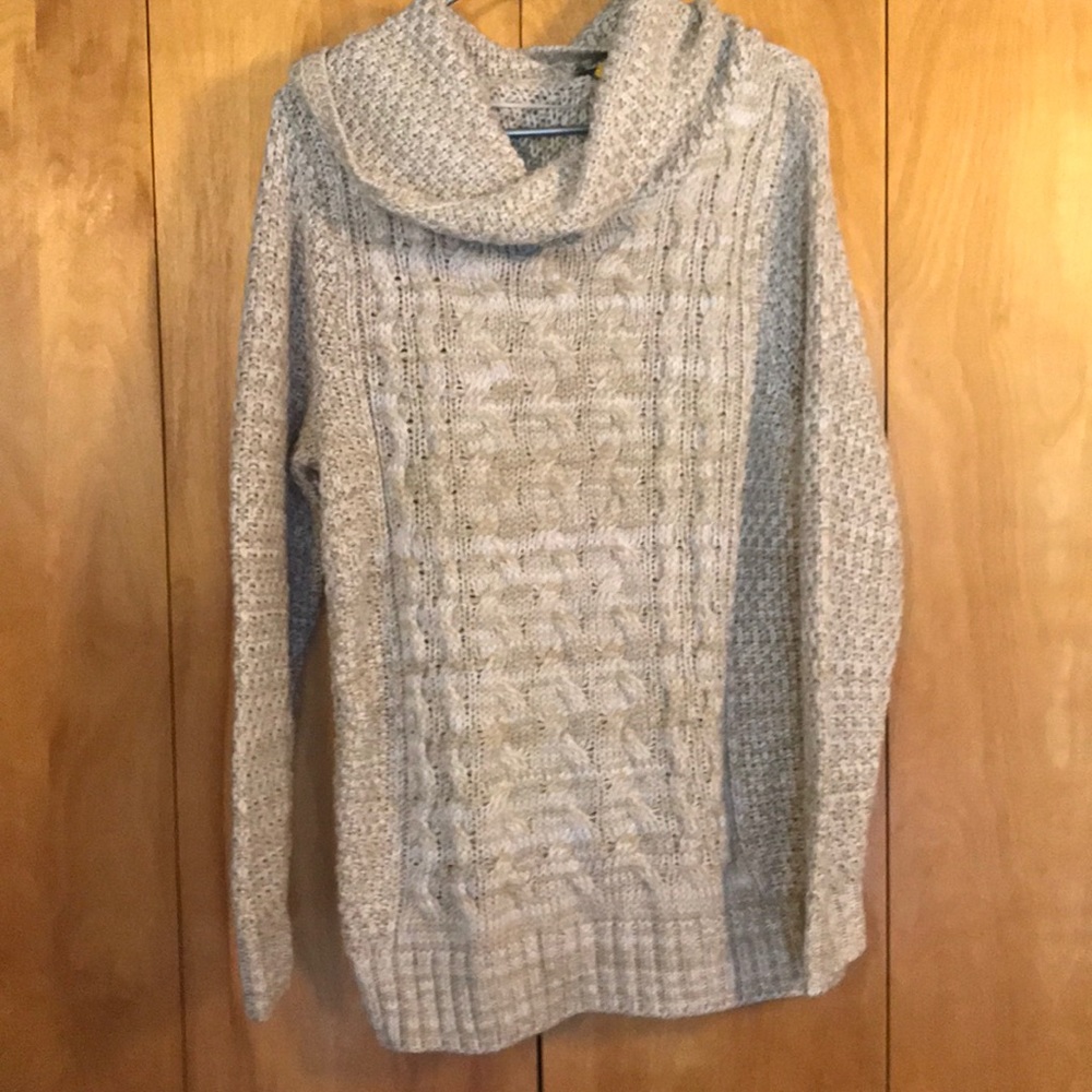 Cabelas Sweater